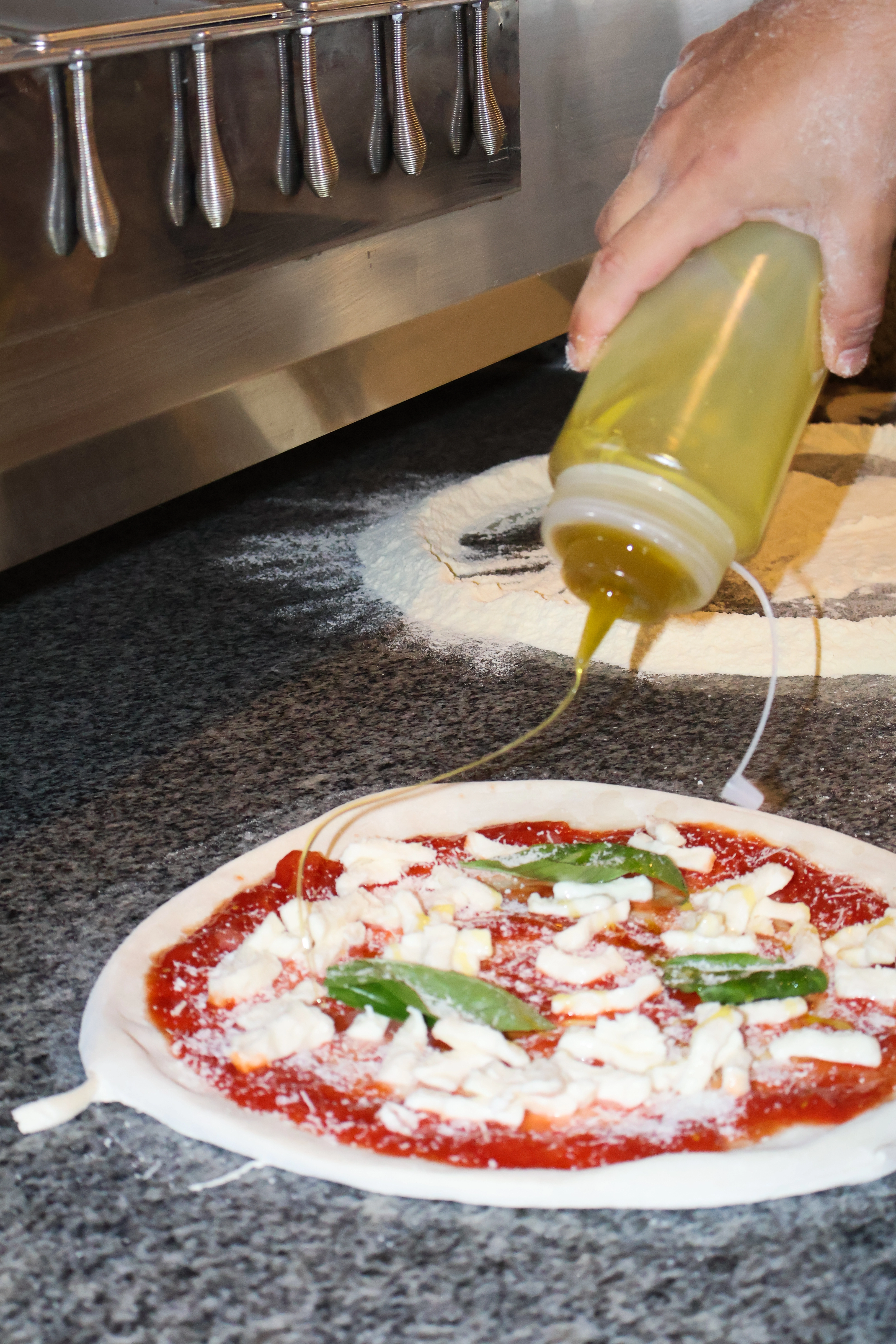 Préparation d'une pizza